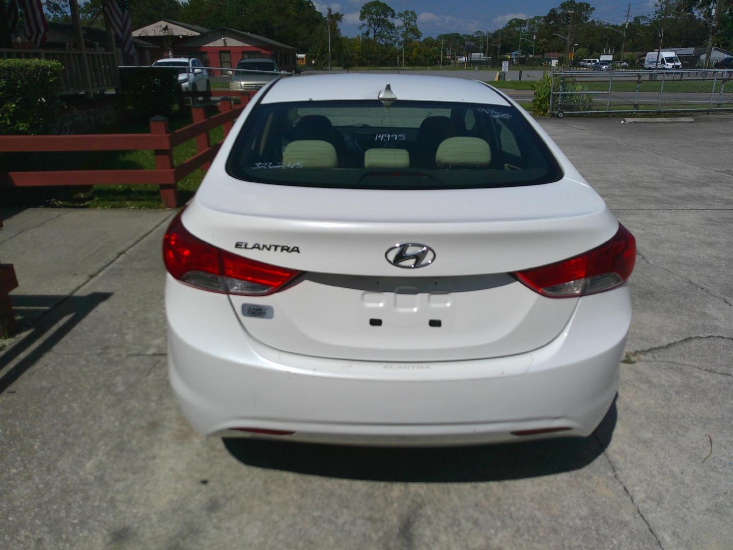 2012 WHITE HYUNDAI ELANTRA (5NPDH4AE0CH) , located at 10405 Abercorn Street, Savannah, GA, 31419, (912) 921-8965, 31.988262, -81.131760 - Photo#5